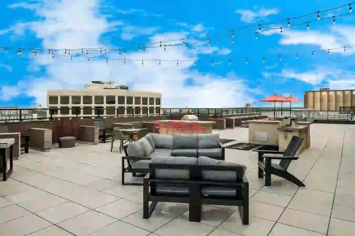 Rooftop Hot Tub with views of Downtown Minneapolis and University of Minnesota